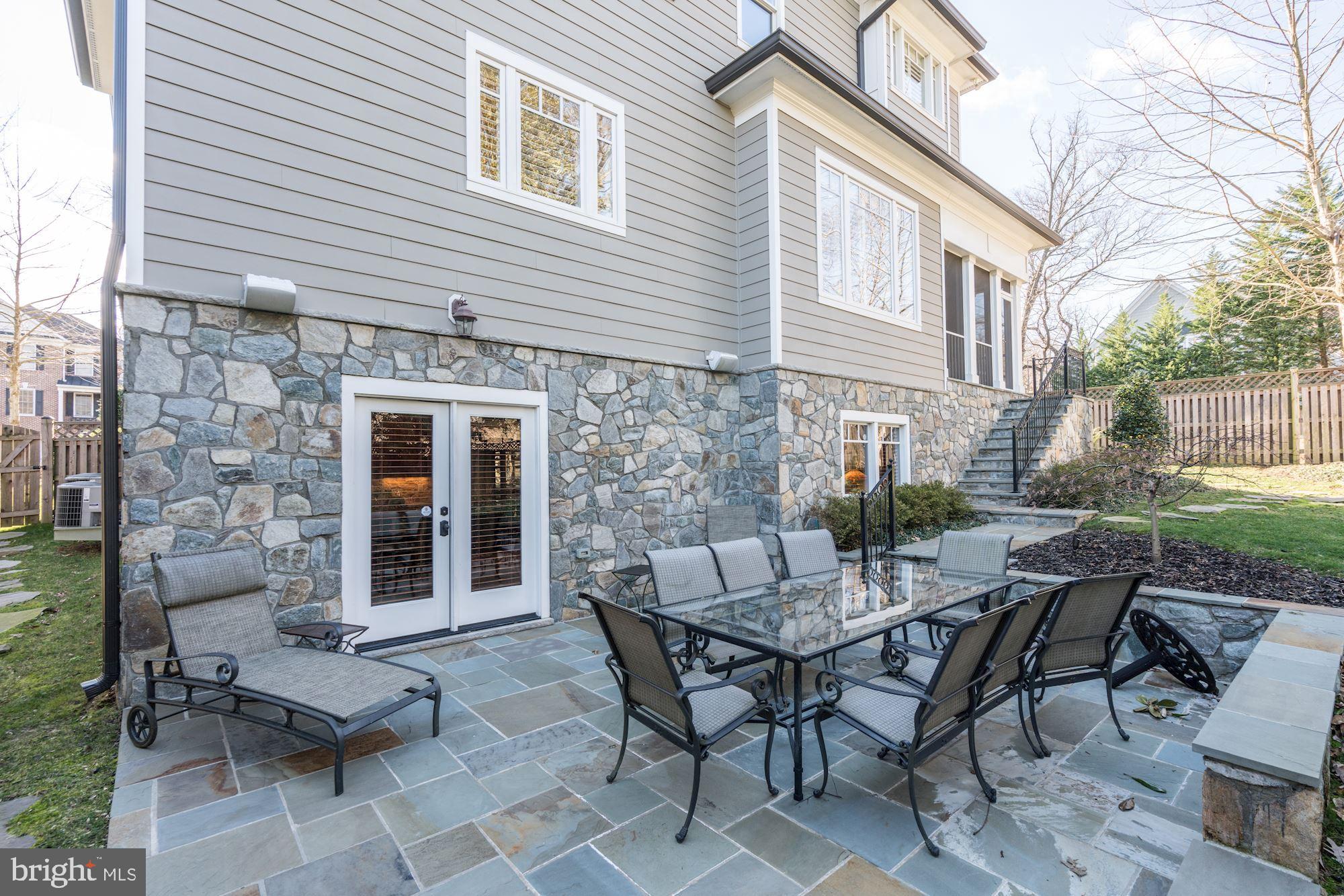 COUNTRY CLUB HILLS - Residential