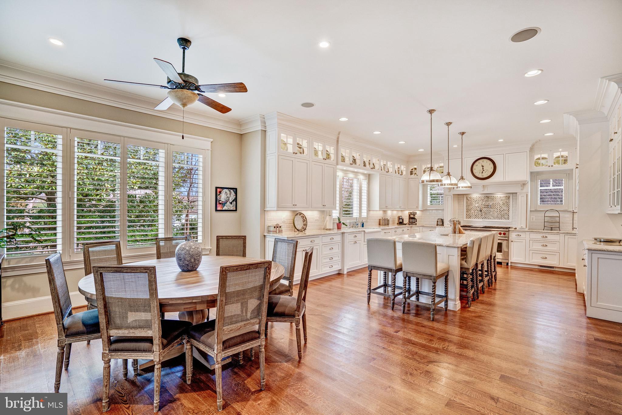 COUNTRY CLUB HILLS - Residential