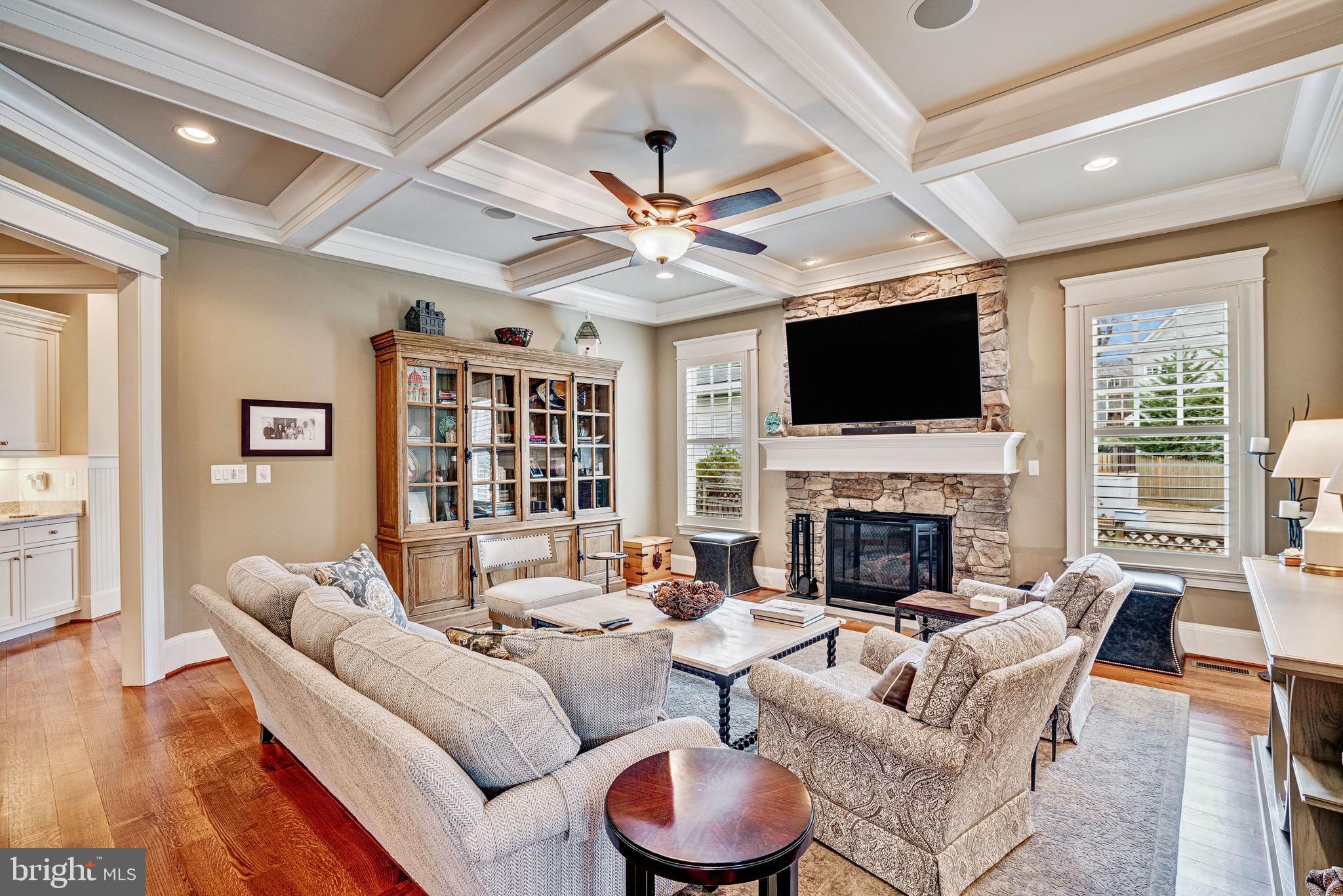 COUNTRY CLUB HILLS - Residential