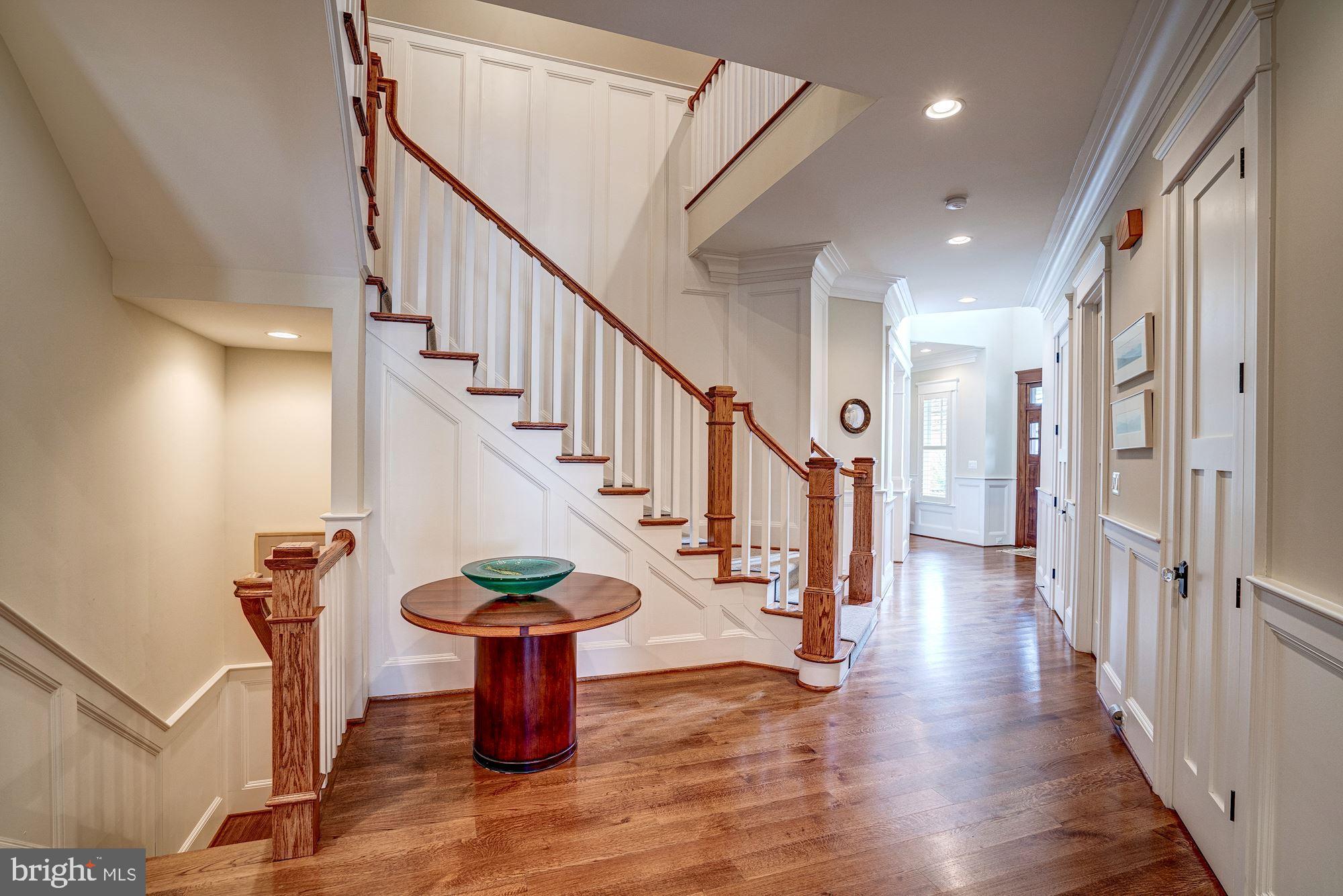 COUNTRY CLUB HILLS - Residential