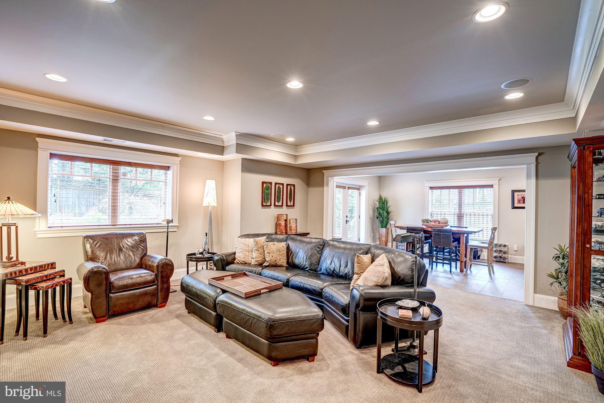 COUNTRY CLUB HILLS - Residential