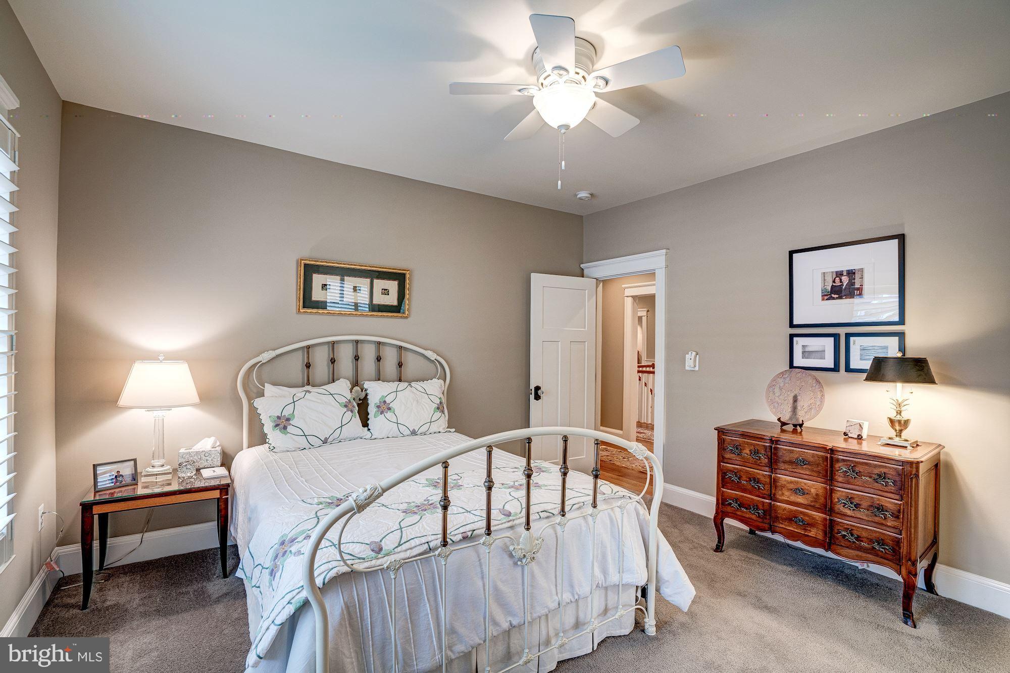 COUNTRY CLUB HILLS - Residential