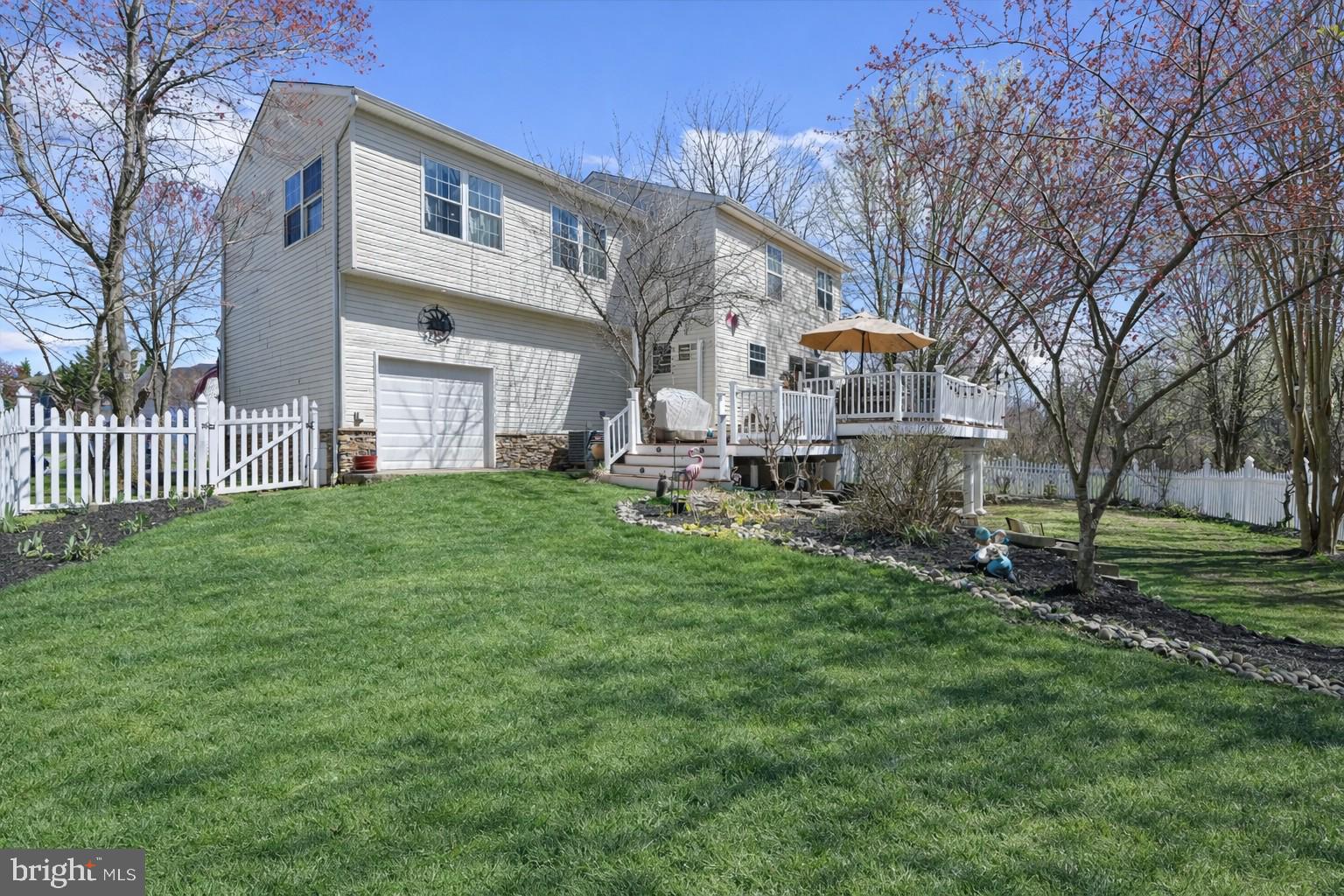 BEACHWOOD ESTATES - Residential