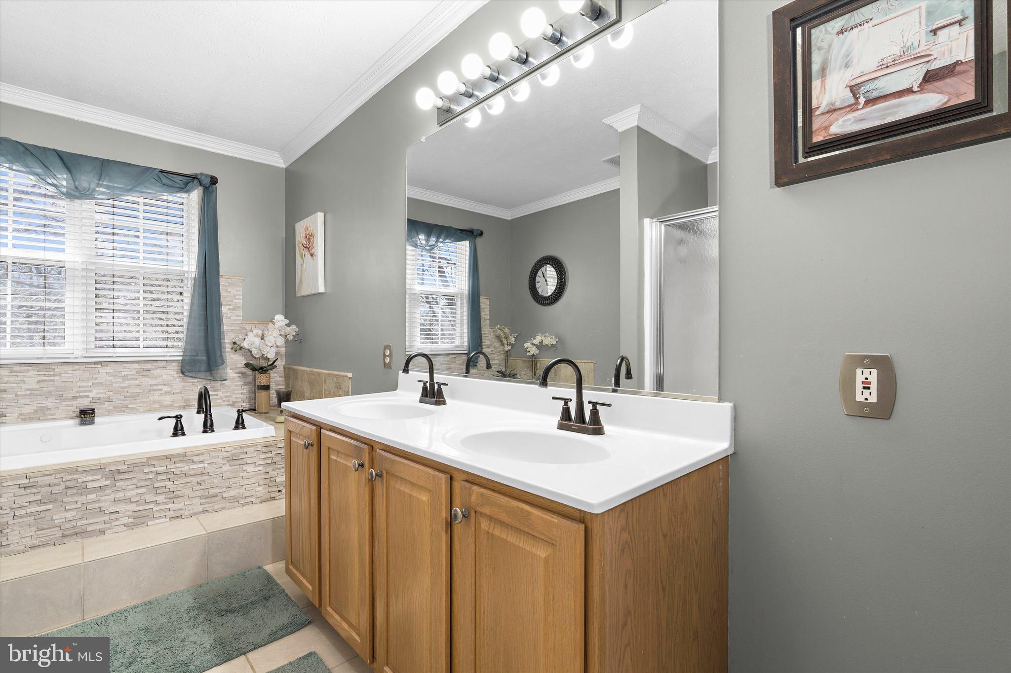 BEACHWOOD ESTATES - Residential