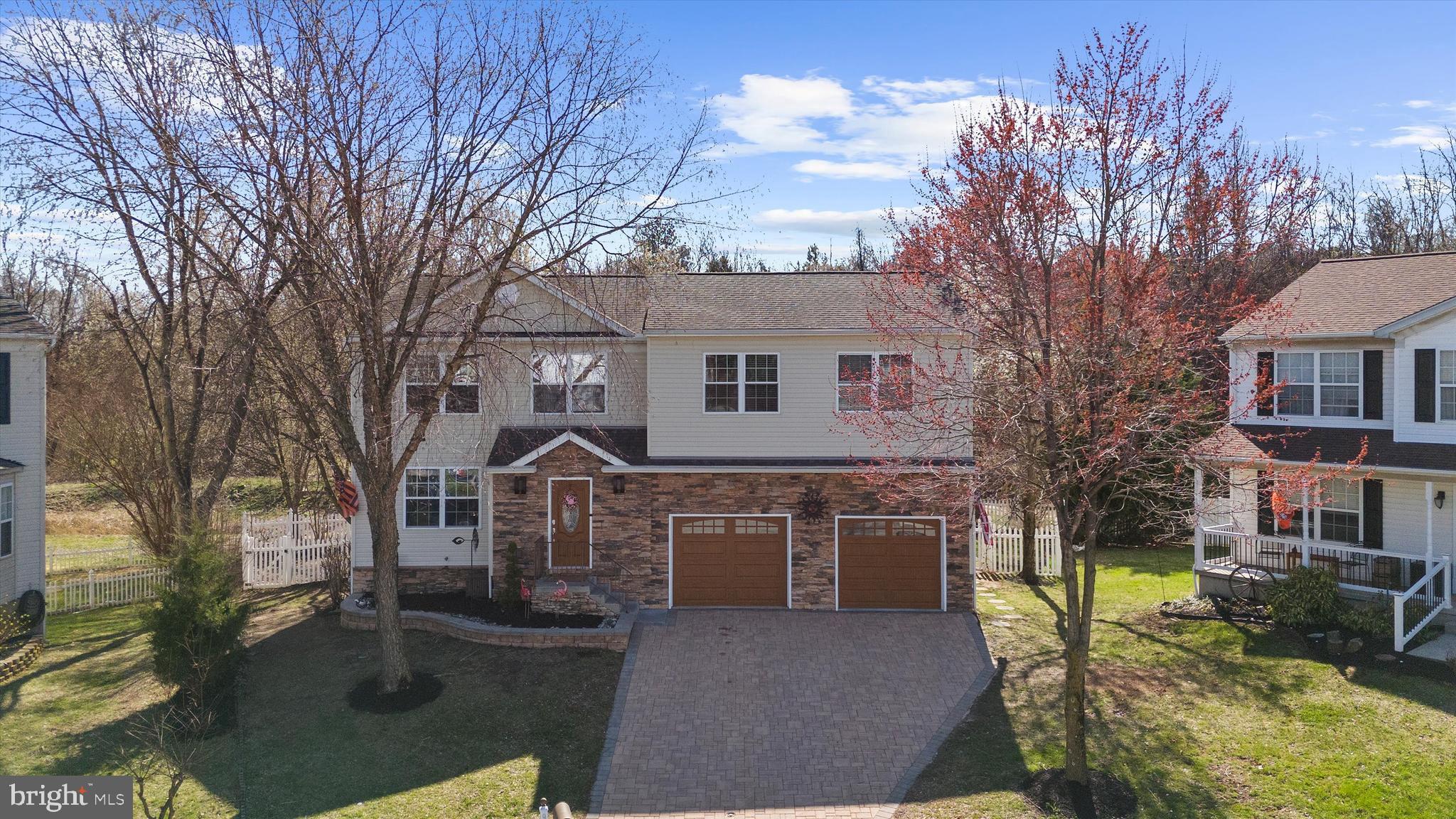 BEACHWOOD ESTATES - Residential