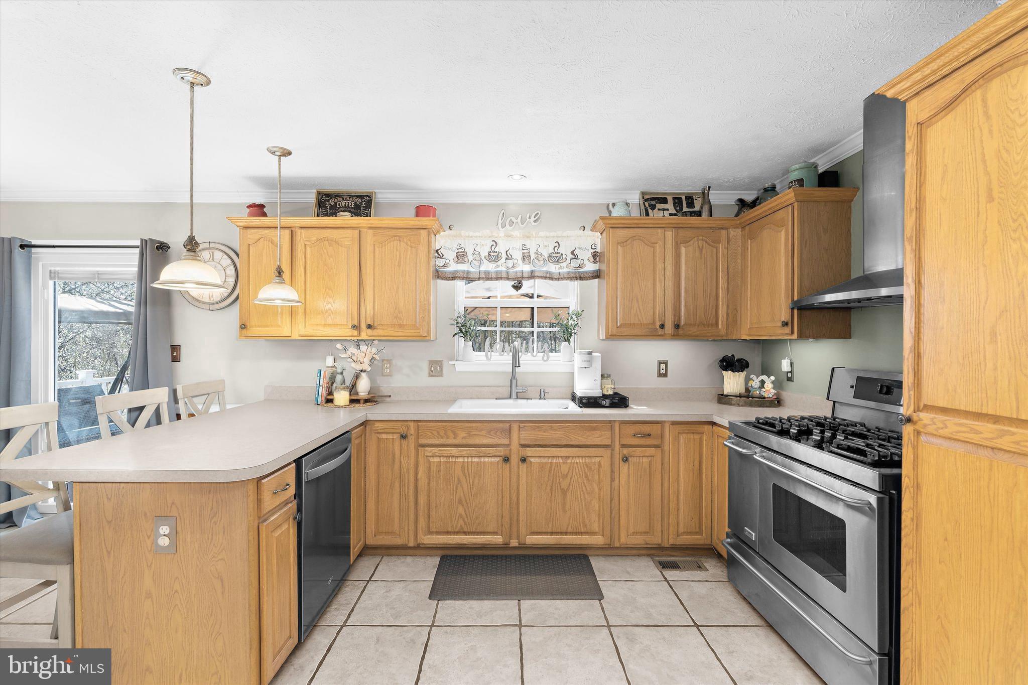 BEACHWOOD ESTATES - Residential