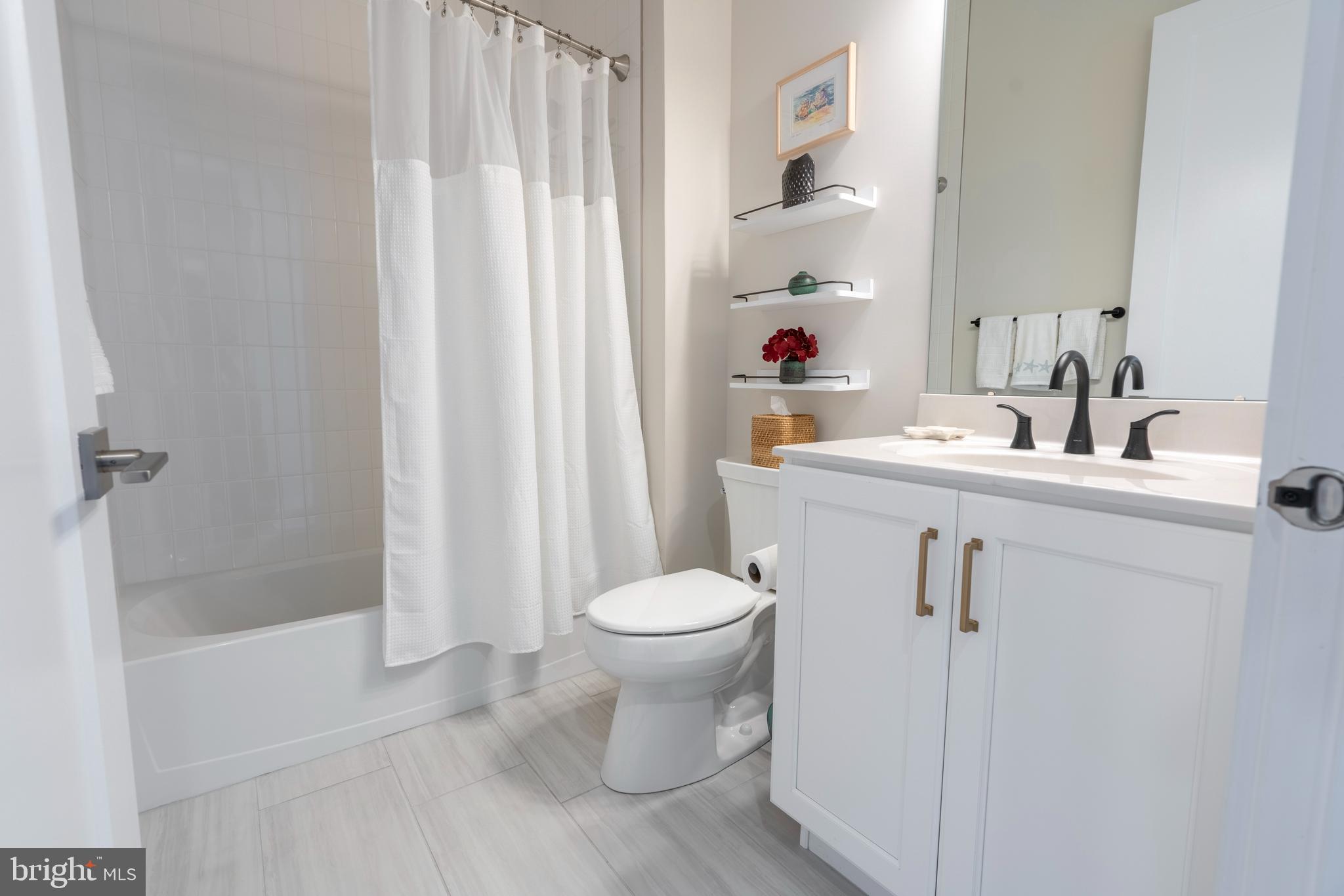 REGENCY AT WATERSIDE - Residential