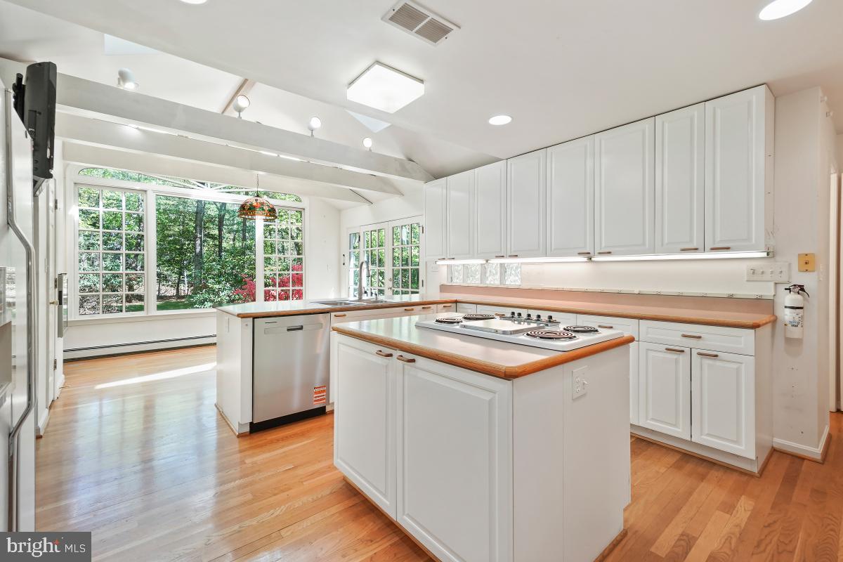 RESTON - Residential