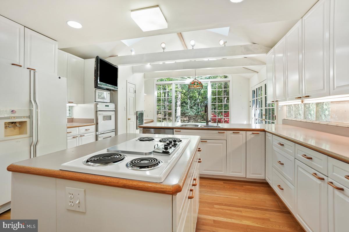 RESTON - Residential