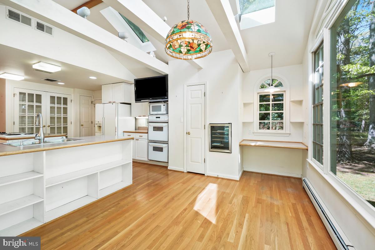 RESTON - Residential