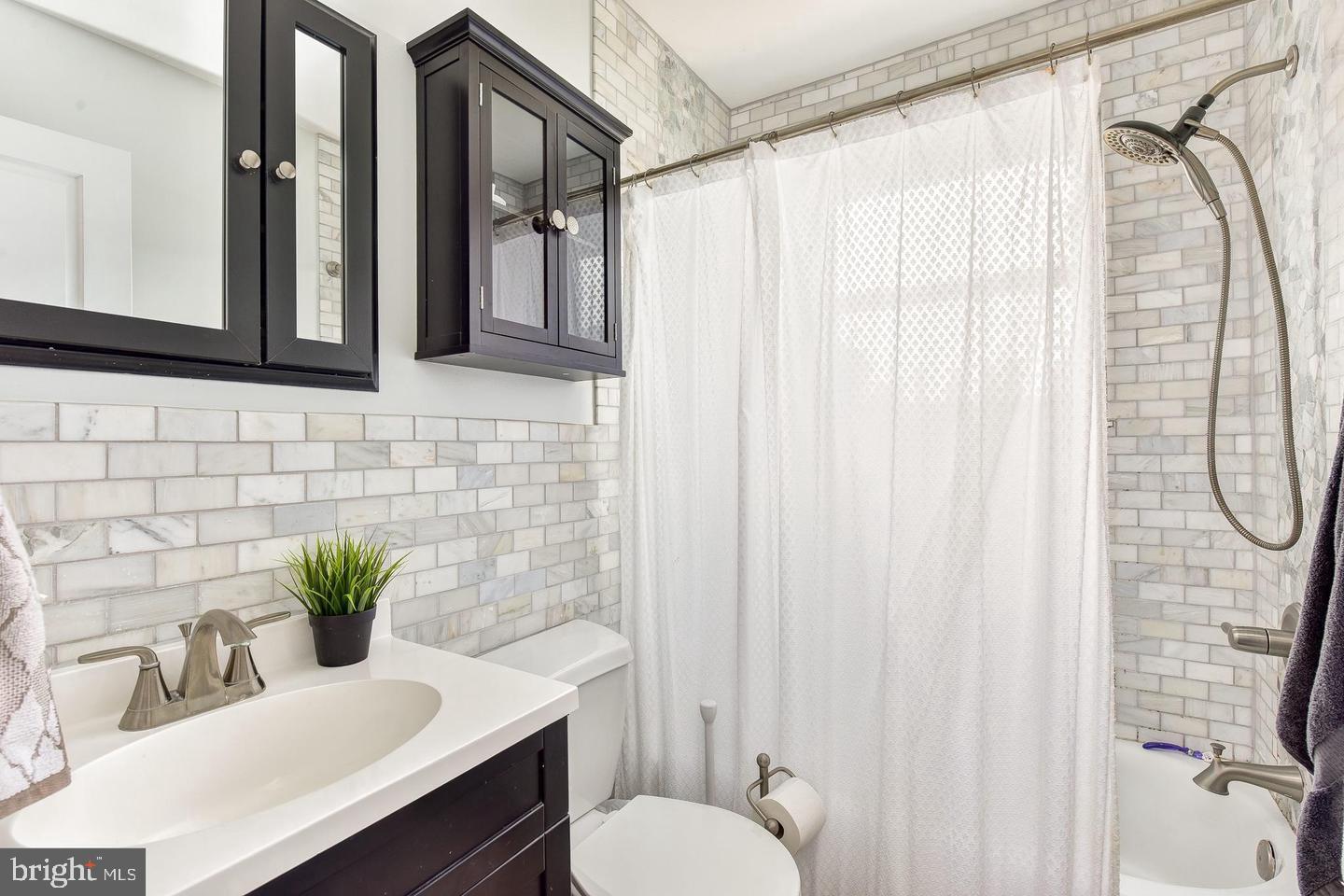 CAVALIER HOMES - Residential Lease