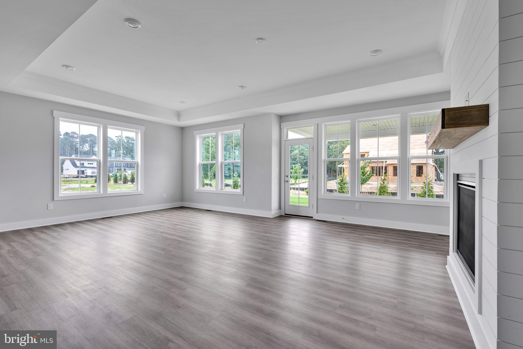 THE KNOLL AT IRONS LANE - Residential