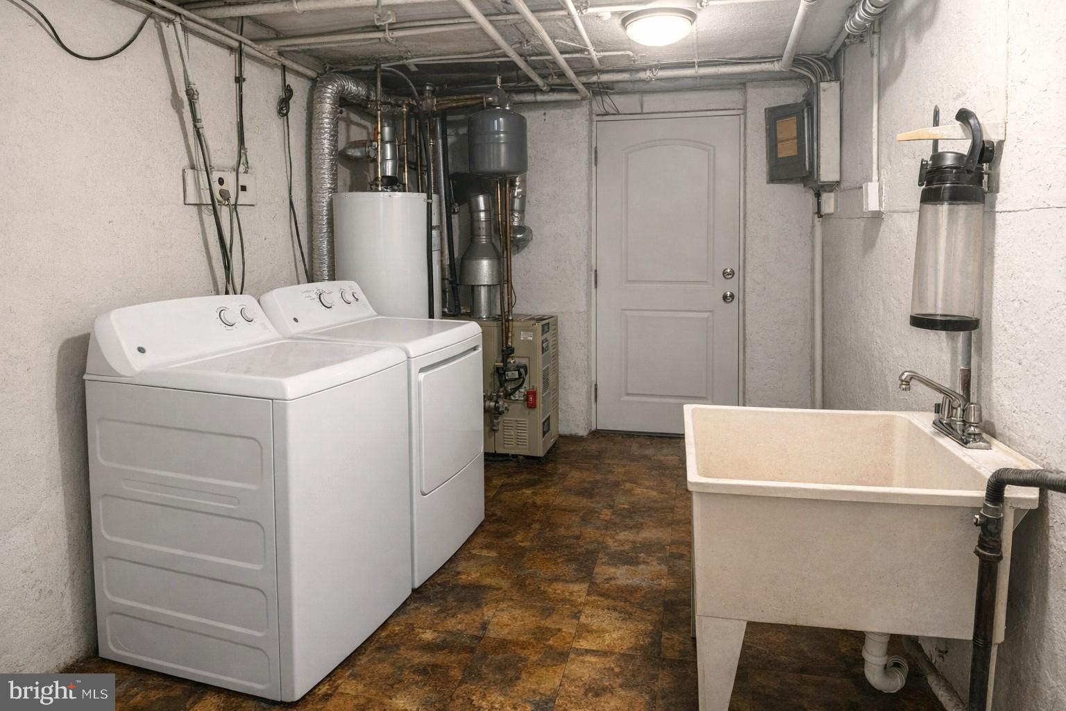 OXFORD CIRCLE - Residential