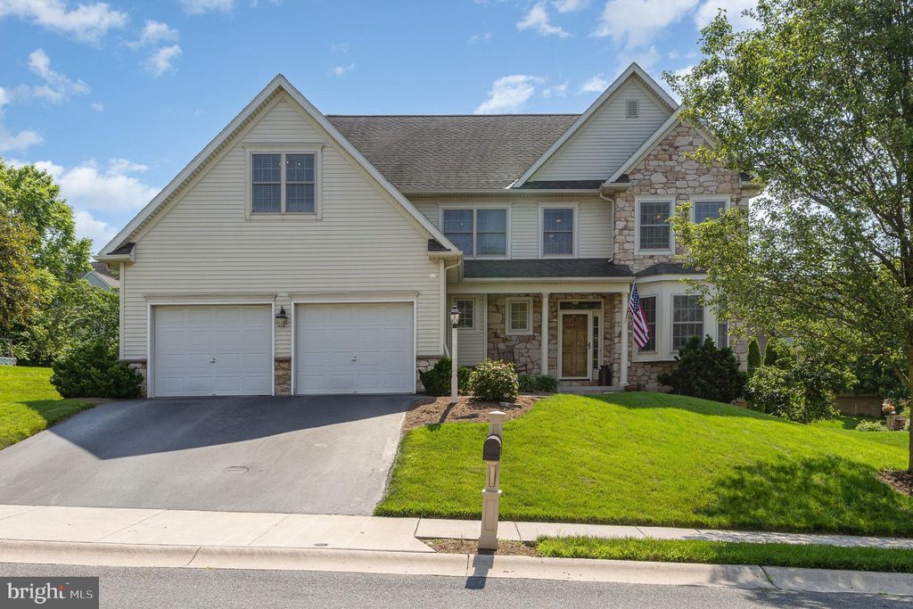 Photo of 317 Cobblers Court, LITITZ, PA 17543 (MLS # PALA2072138)