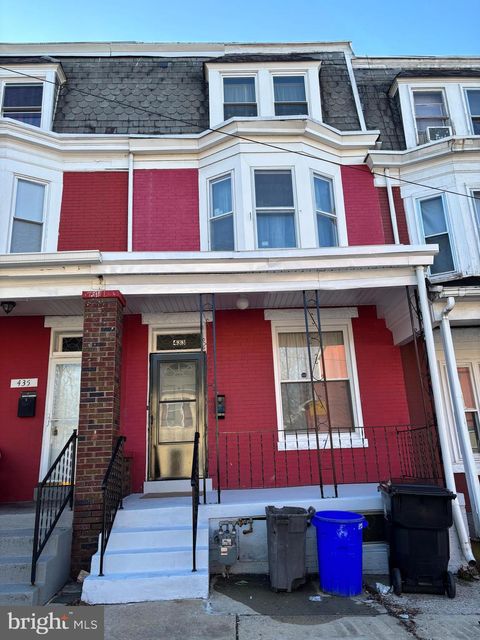Townhouse For Sale - 433 Peffer Street<br/> HARRISBURG, PA 17102