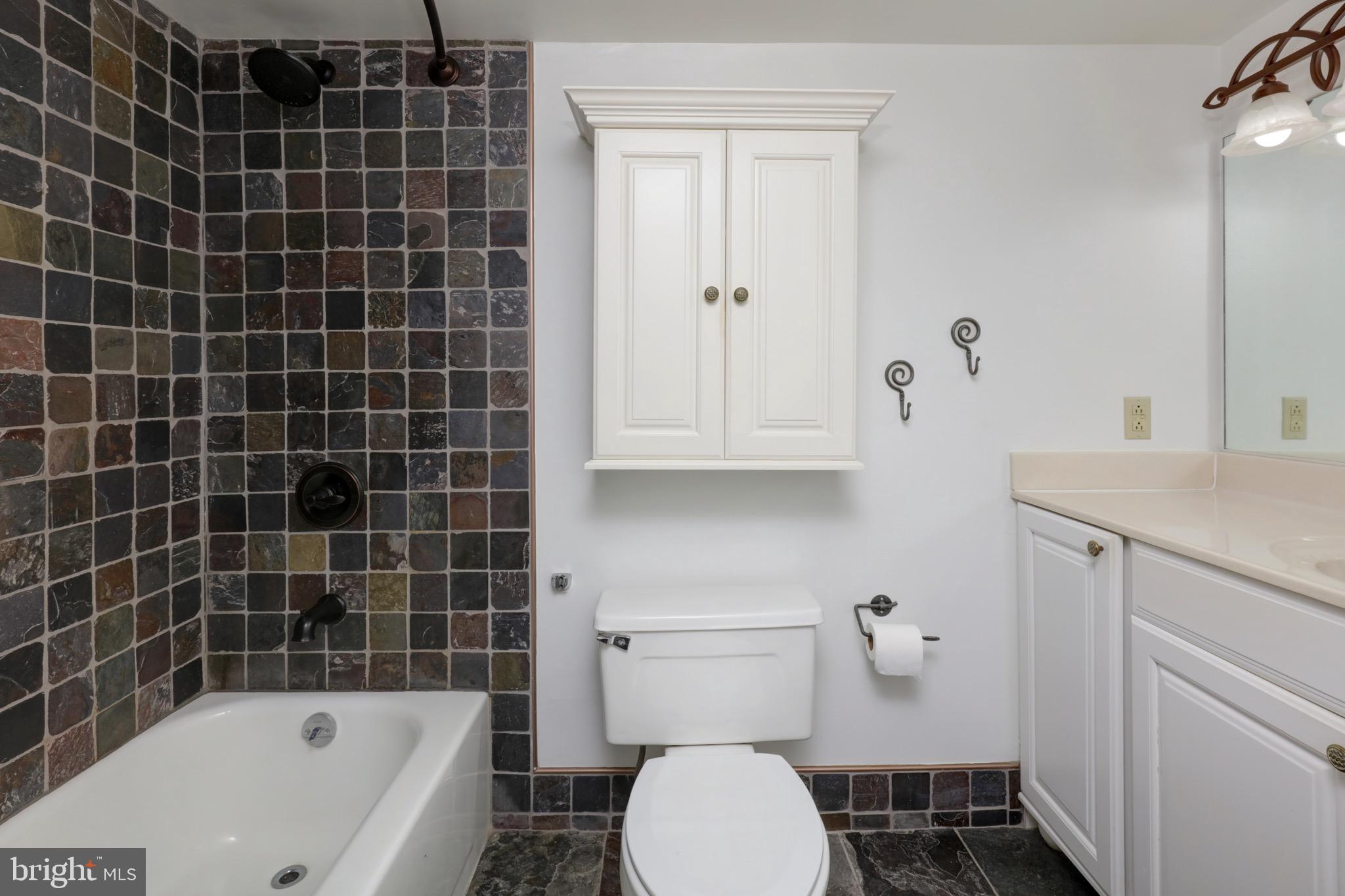 ENCORE OF MCLEAN - Residential Lease