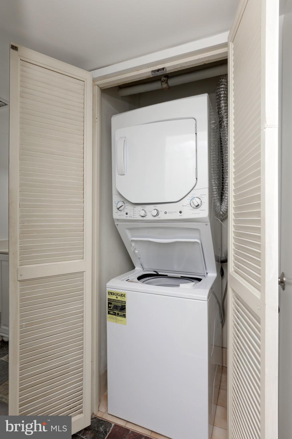 ENCORE OF MCLEAN - Residential Lease