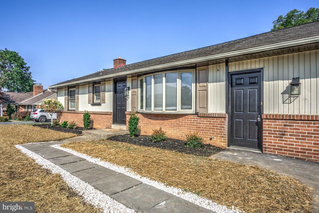 Photo of 31 Hillcrest Avenue, Leola, PA 17540 (MLS # PALA2057216)