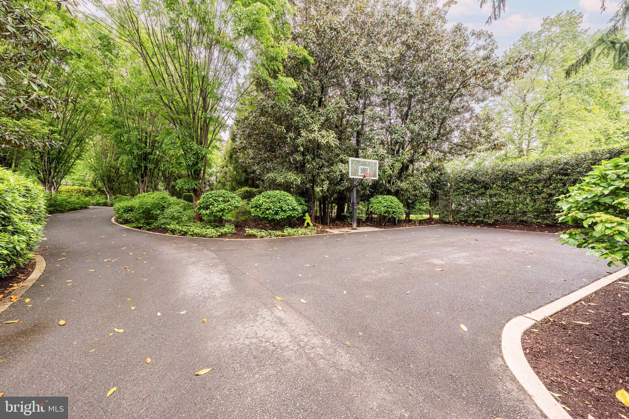 SHIRLEY WOODS - Residential