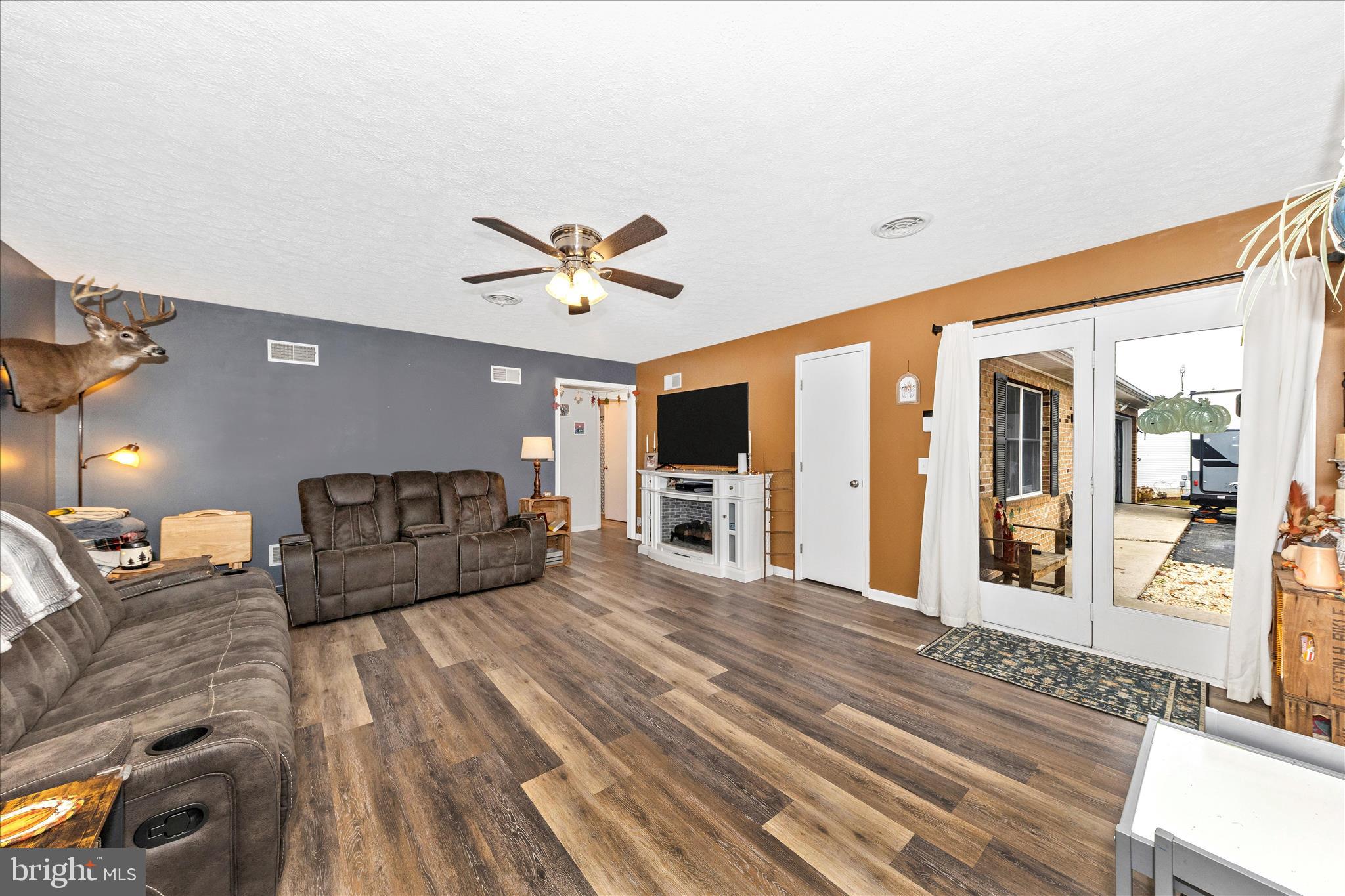 THE VILLAGE ESTATES - Residential