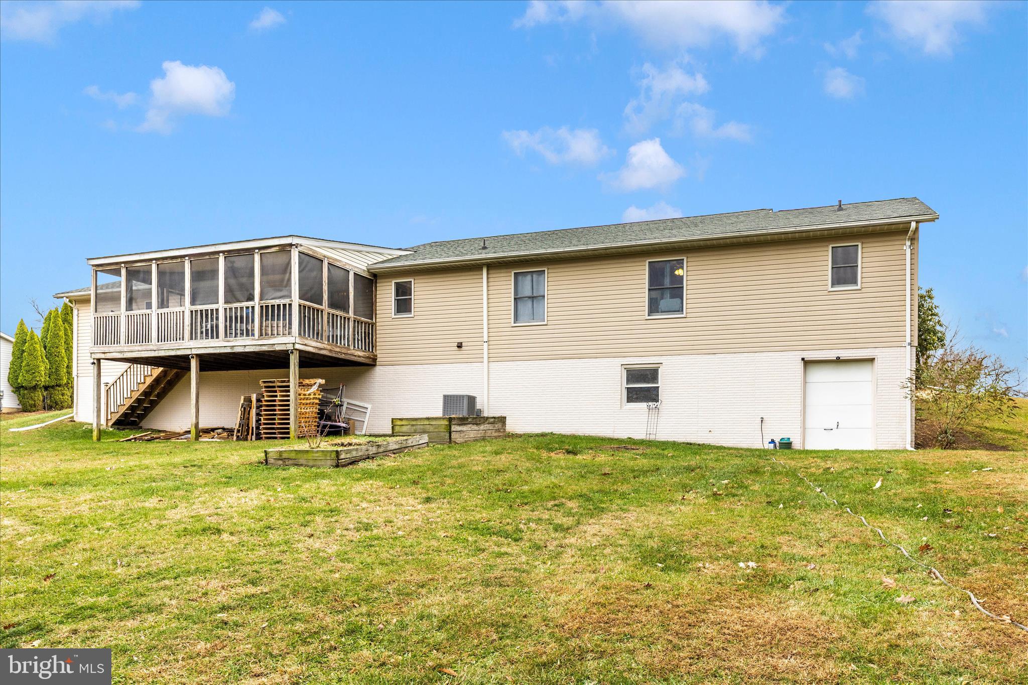 THE VILLAGE ESTATES - Residential