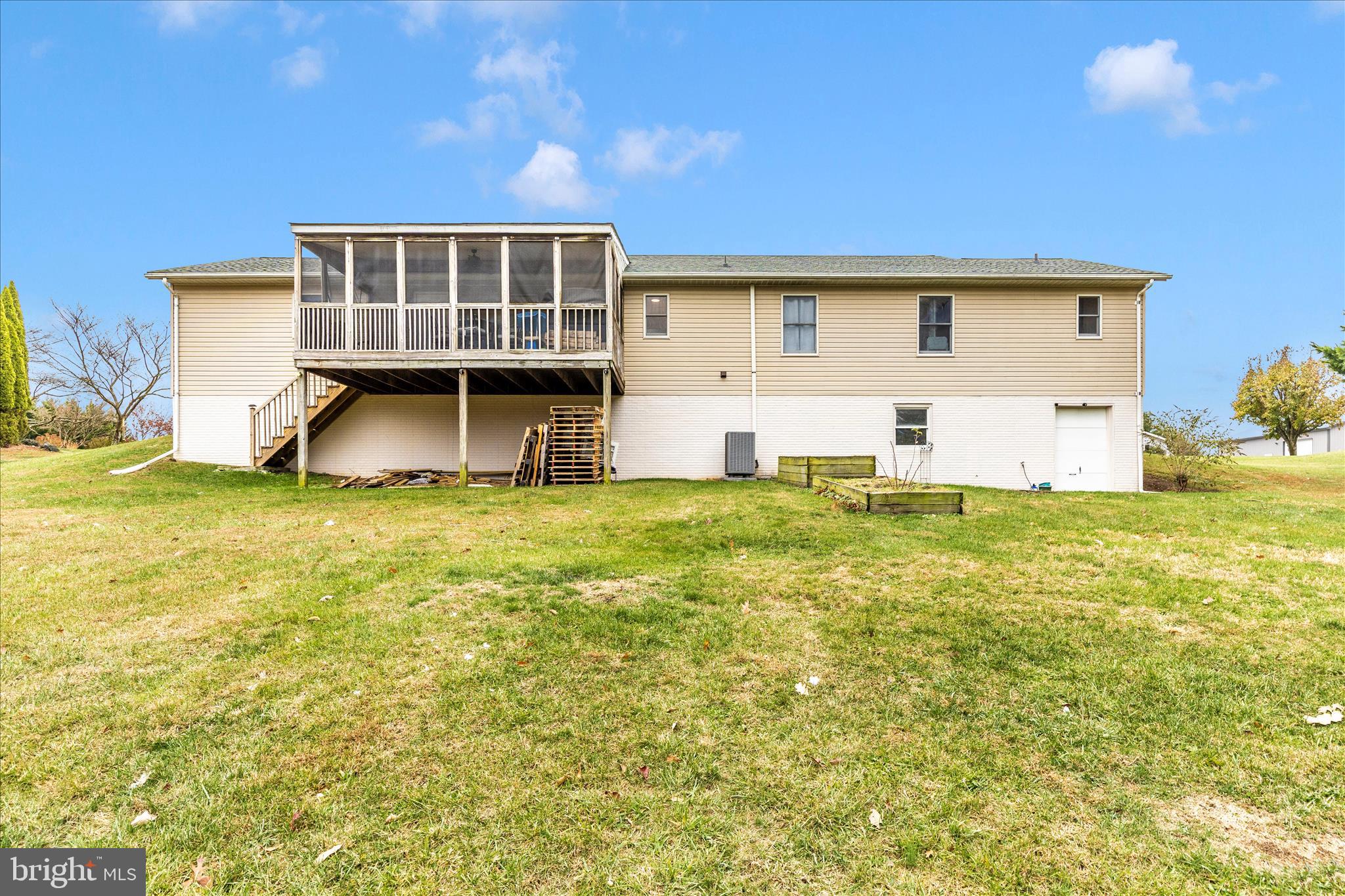 THE VILLAGE ESTATES - Residential