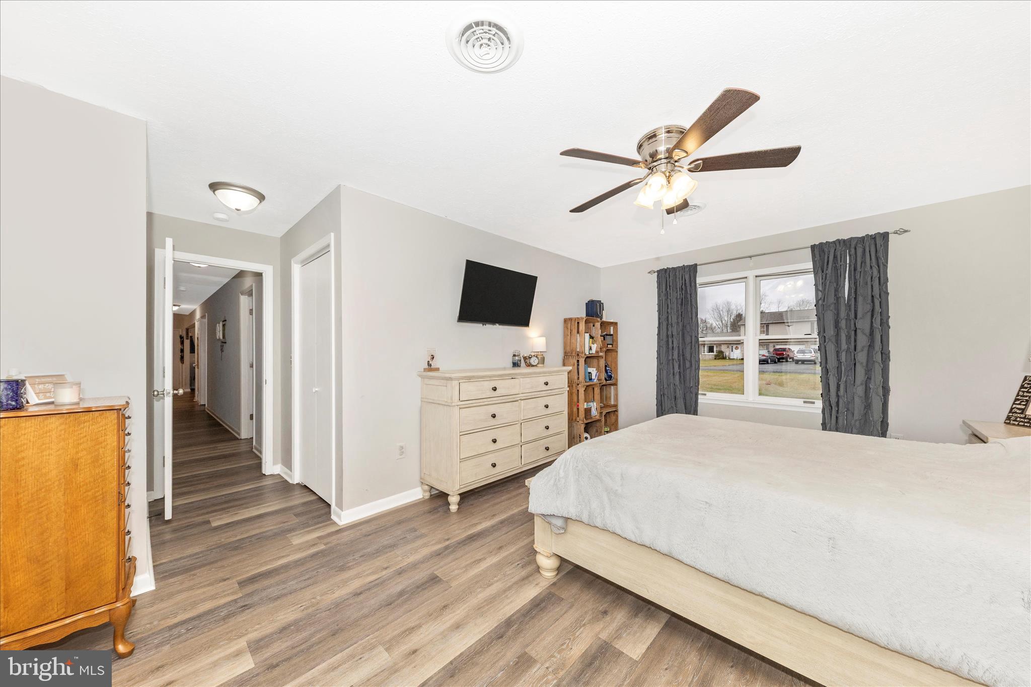 THE VILLAGE ESTATES - Residential