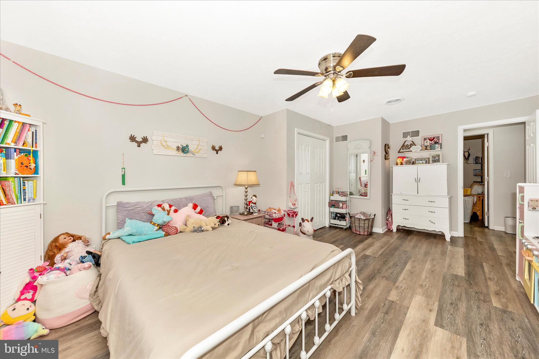 THE VILLAGE ESTATES - Residential