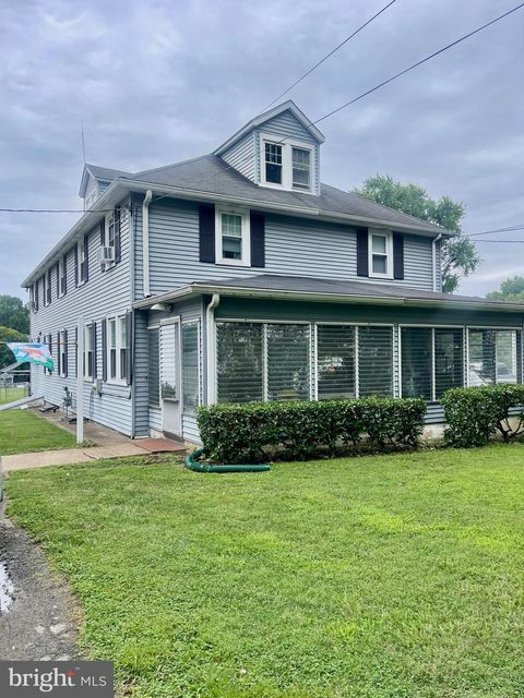 Townhouse For Sale - 2526 Ebright Road<br/> New Castle County, WILMINGTON, DE 19810