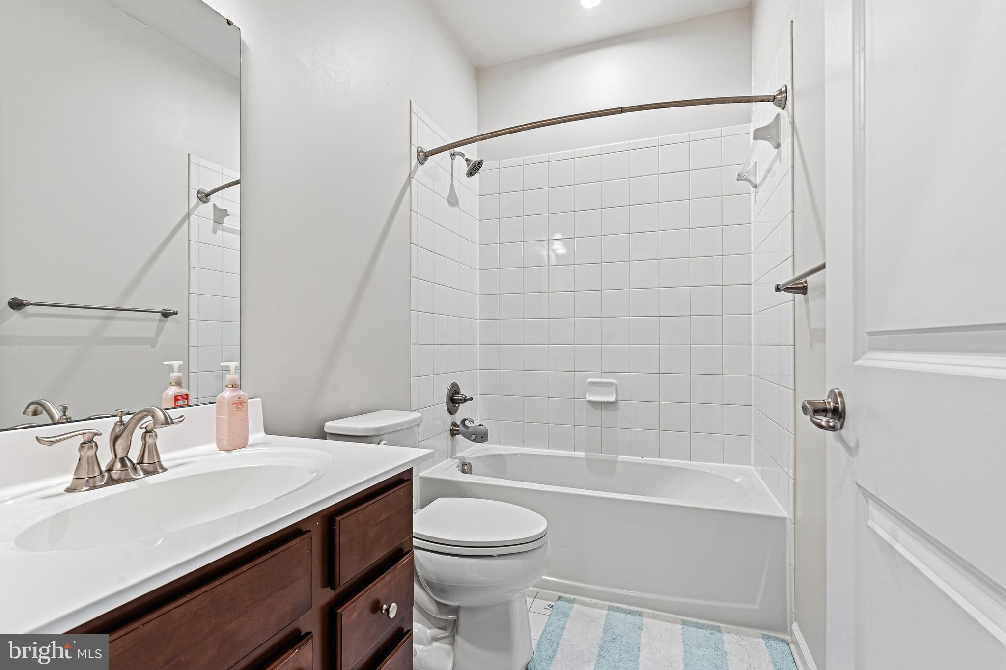 TOWNES AT BYNUM RUN - Residential