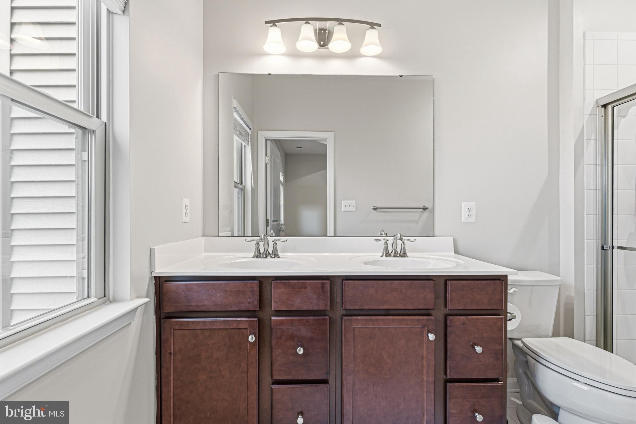 TOWNES AT BYNUM RUN - Residential