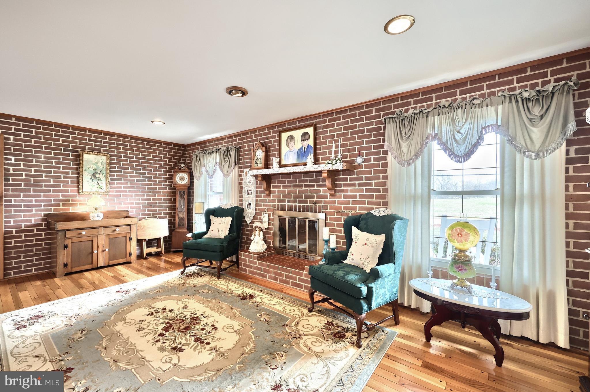 NEW OXFORD AREA - Residential