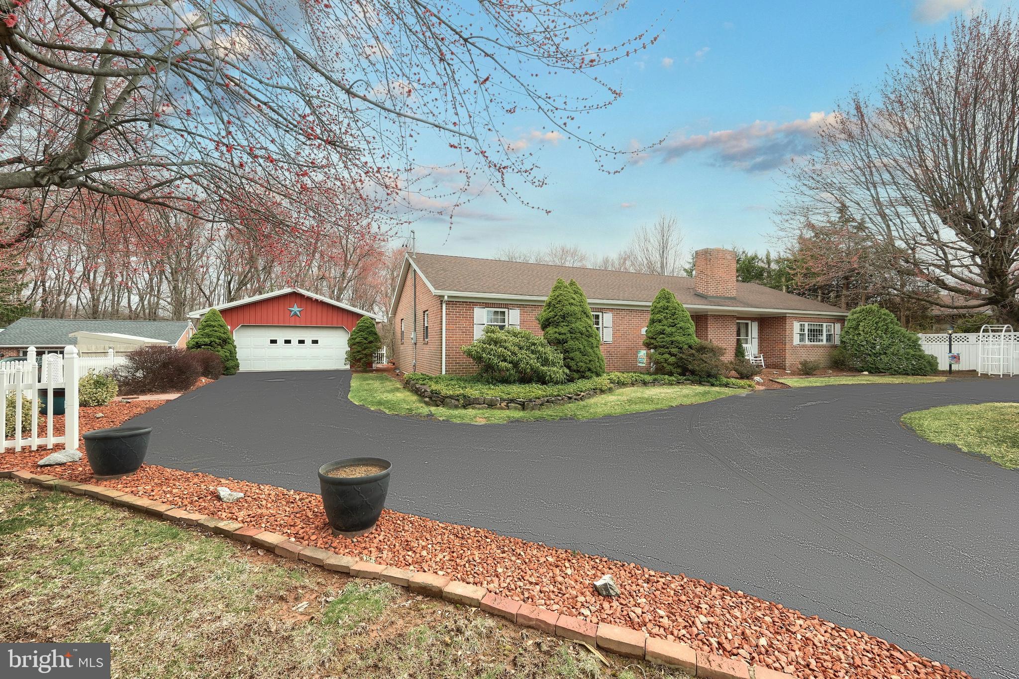 NEW OXFORD AREA - Residential