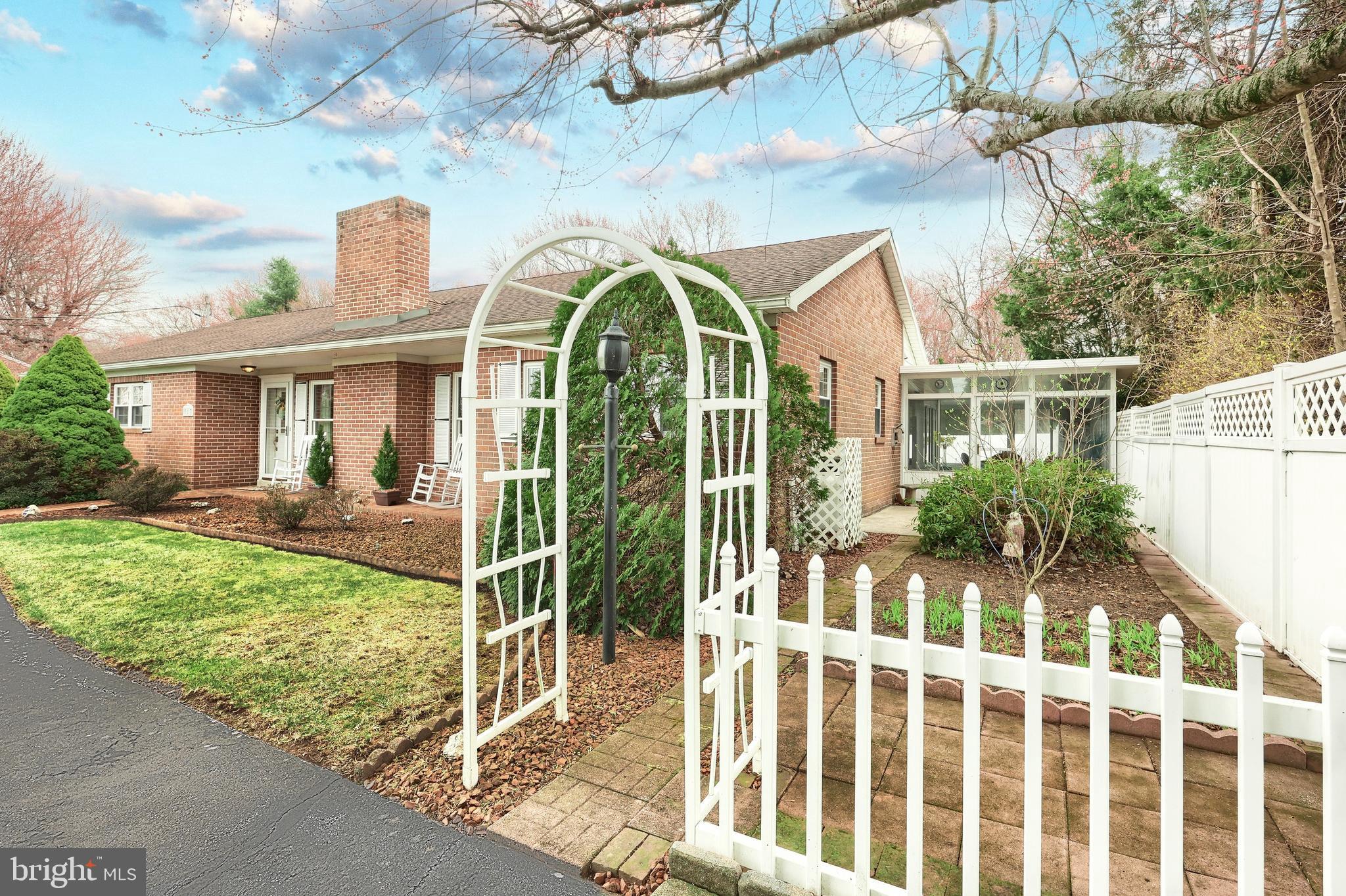 NEW OXFORD AREA - Residential