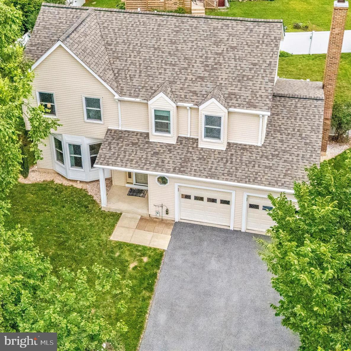 1405 HUNTING HORN LANE