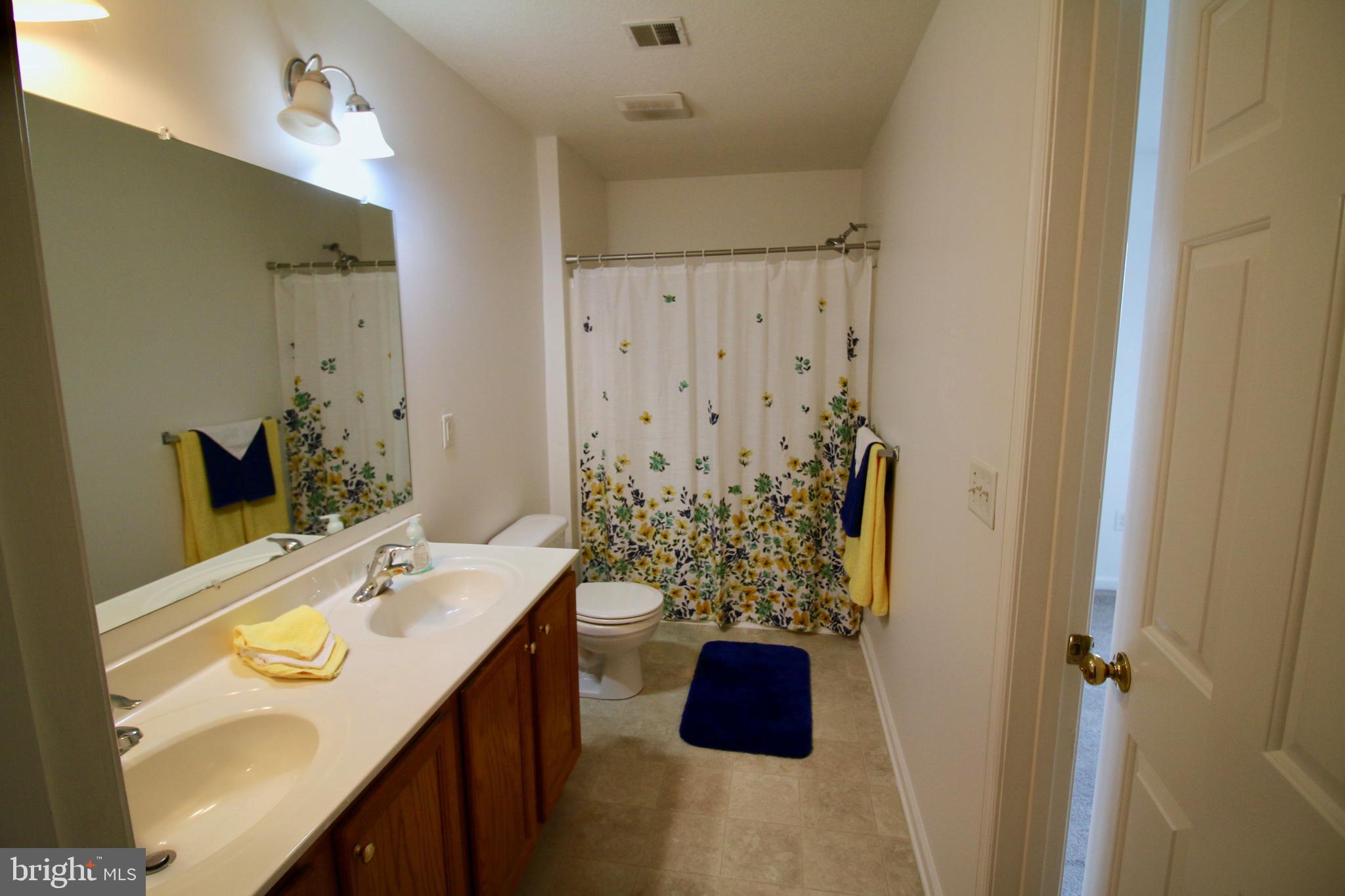 MANOR OAKS - Residential