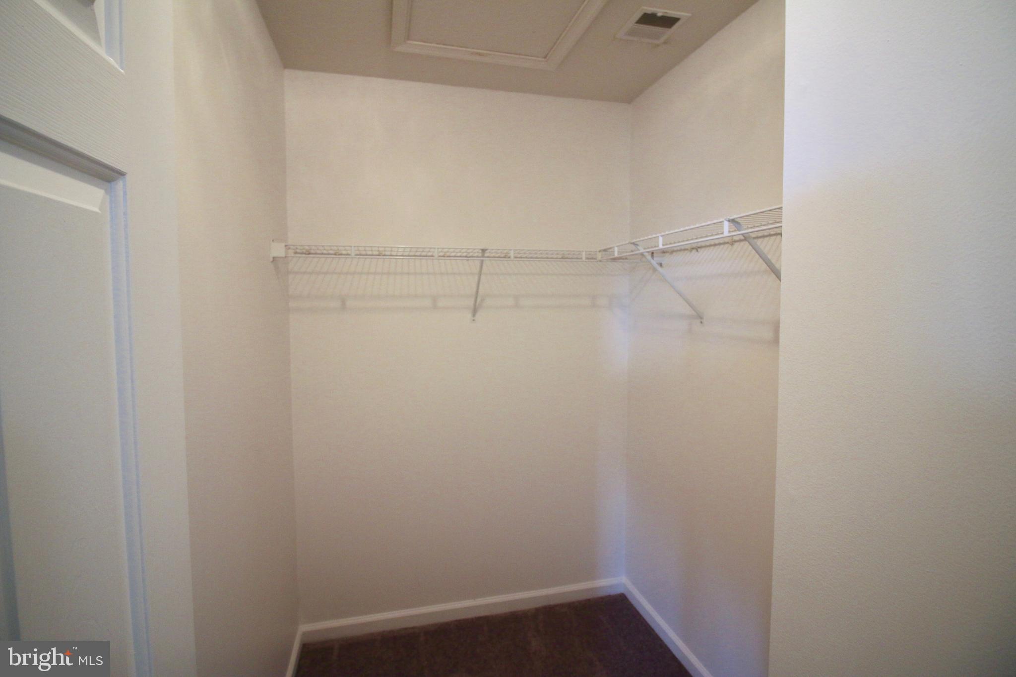 MANOR OAKS - Residential