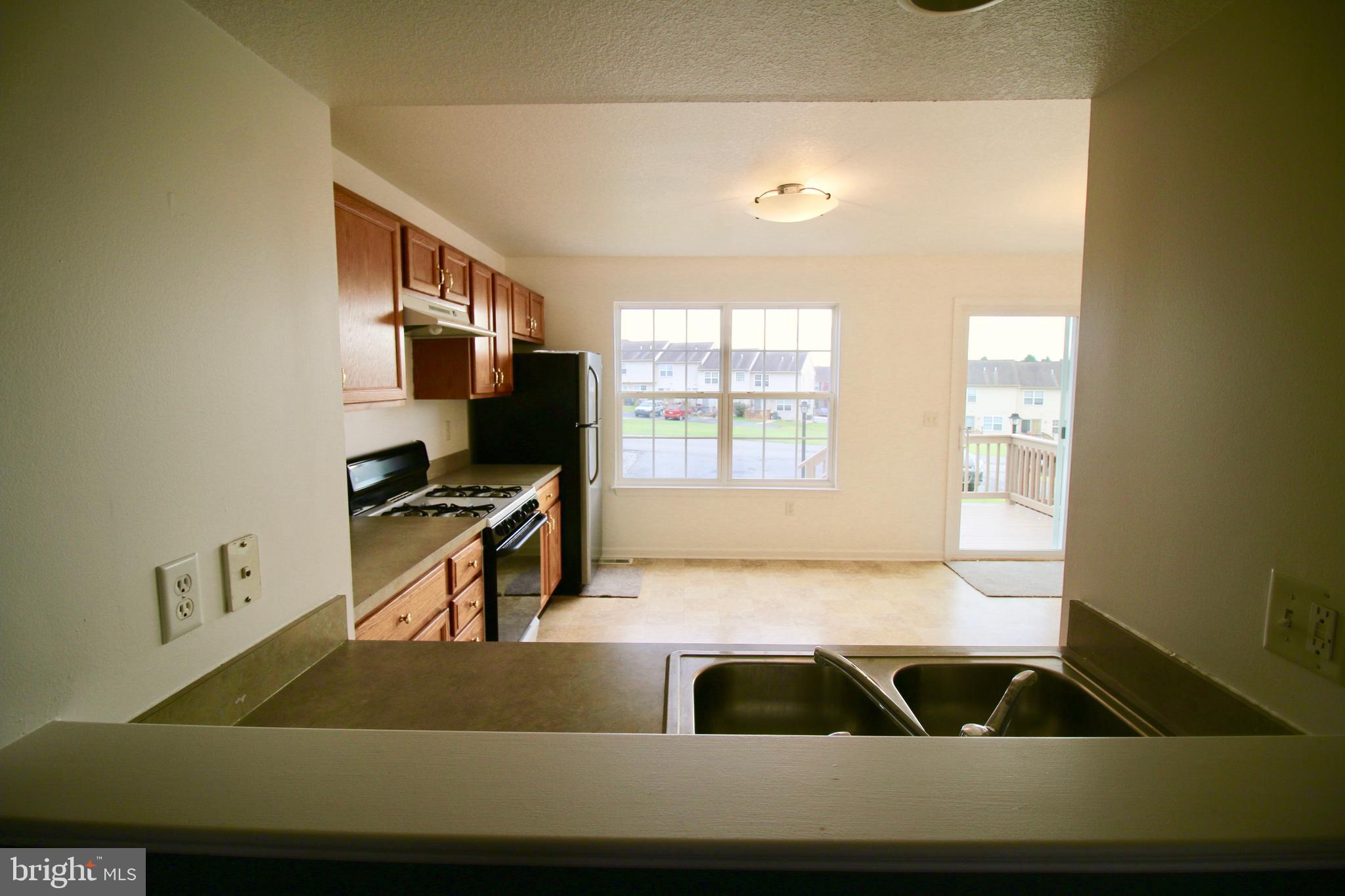 MANOR OAKS - Residential