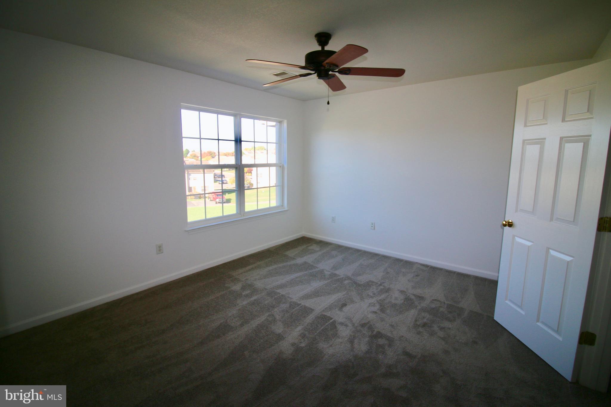 MANOR OAKS - Residential