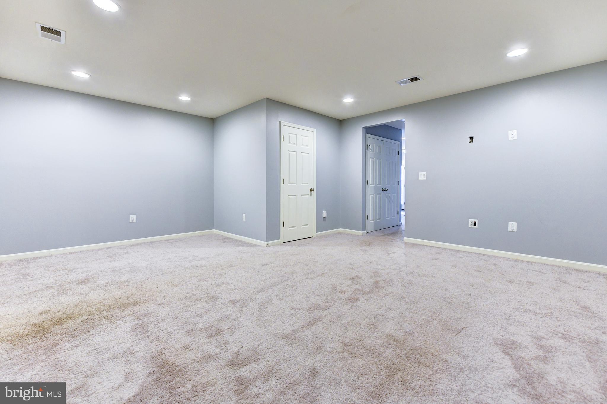 EASTGATE SQUARE - Residential Lease