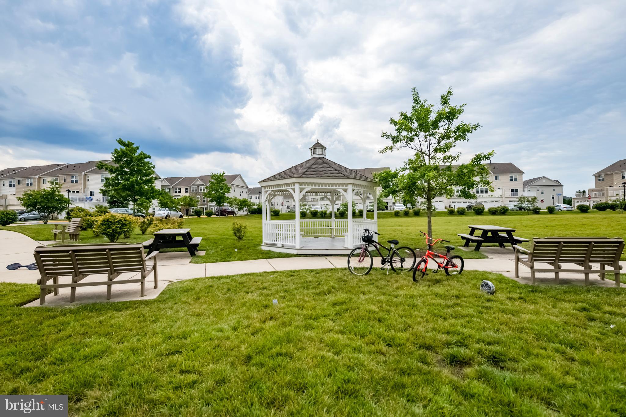 EASTGATE SQUARE - Residential Lease