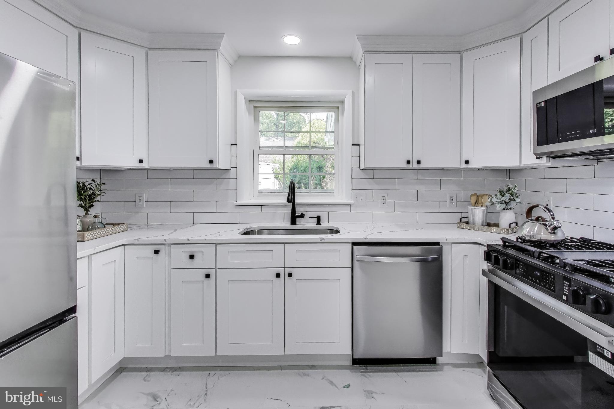 KENSINGTON KNOLLS - Residential