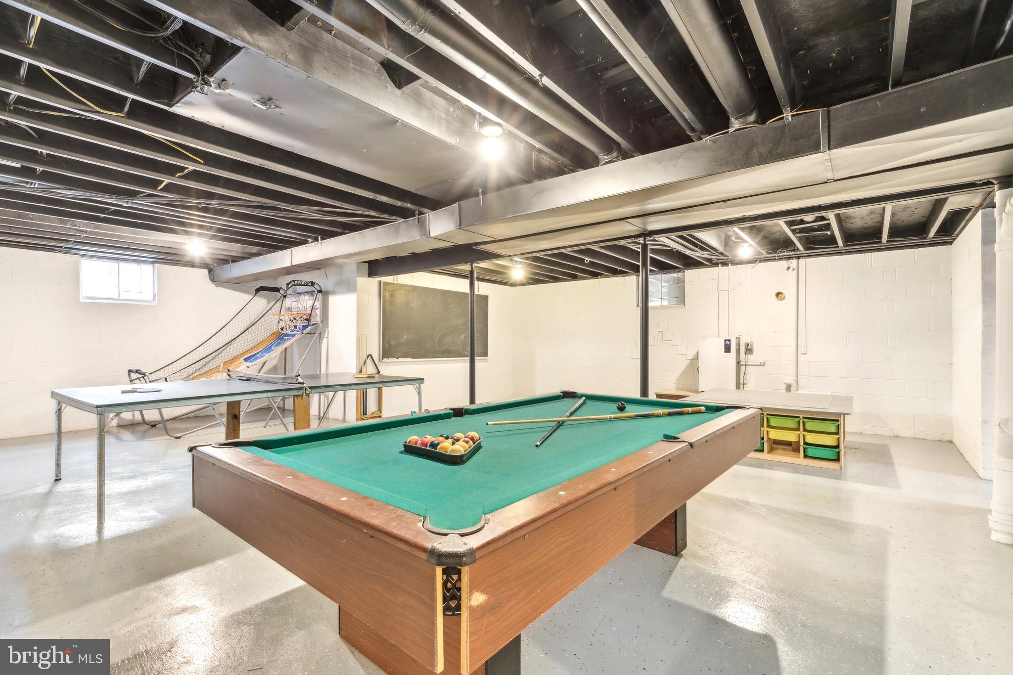 SOUTH RIVER MANOR - Residential