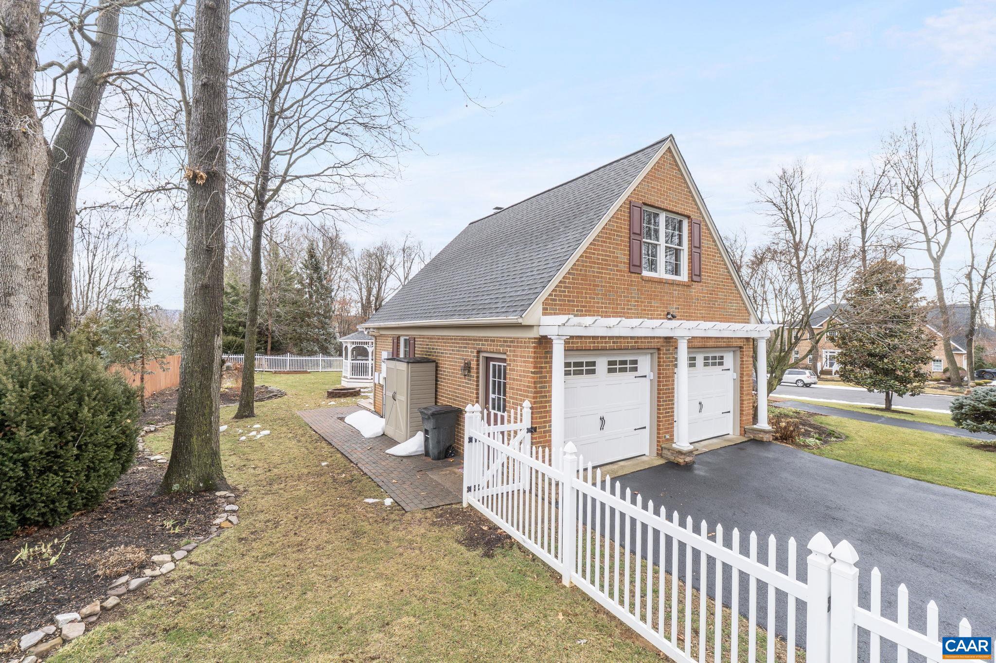 PELHAM VILLAGE - Residential