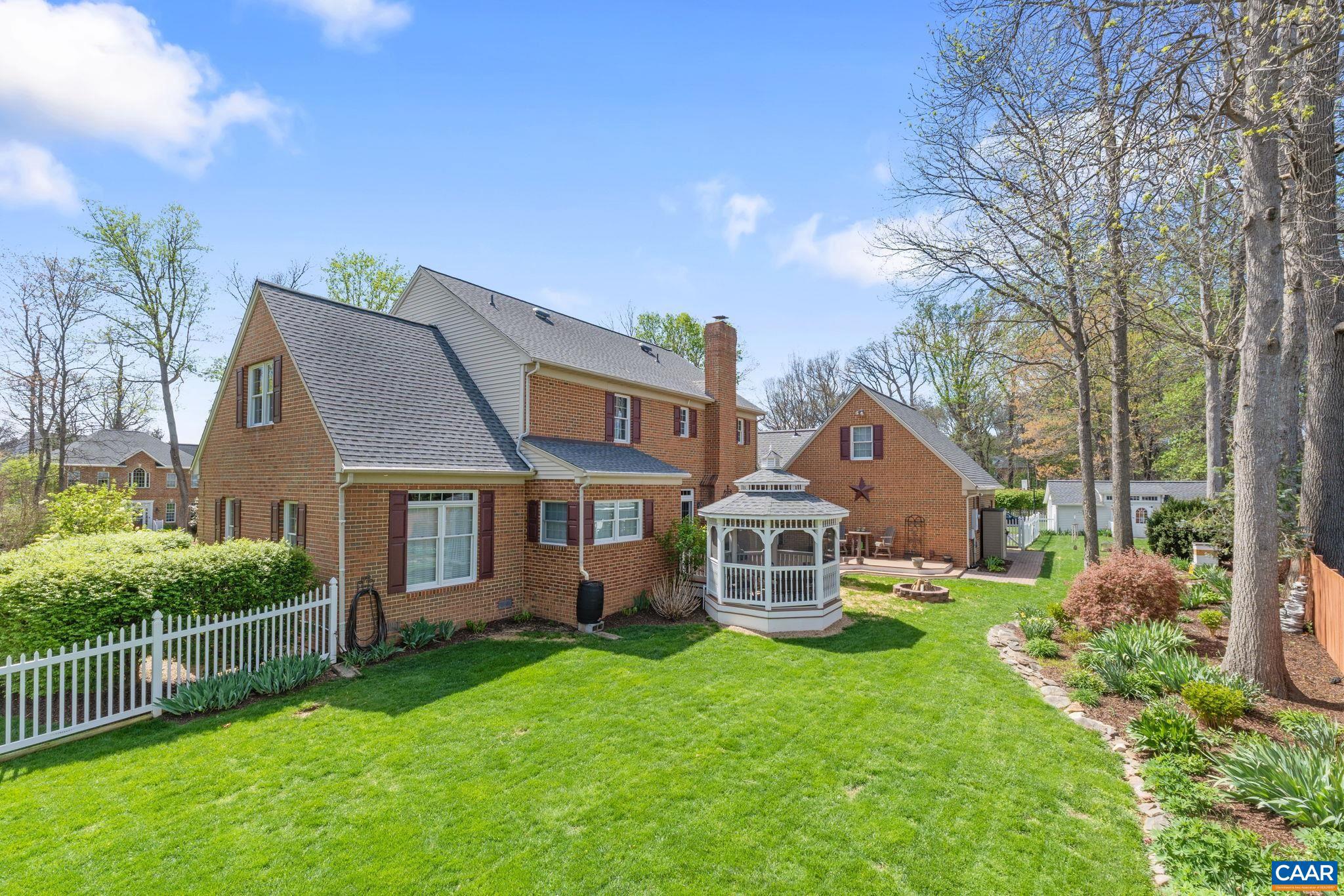 PELHAM VILLAGE - Residential