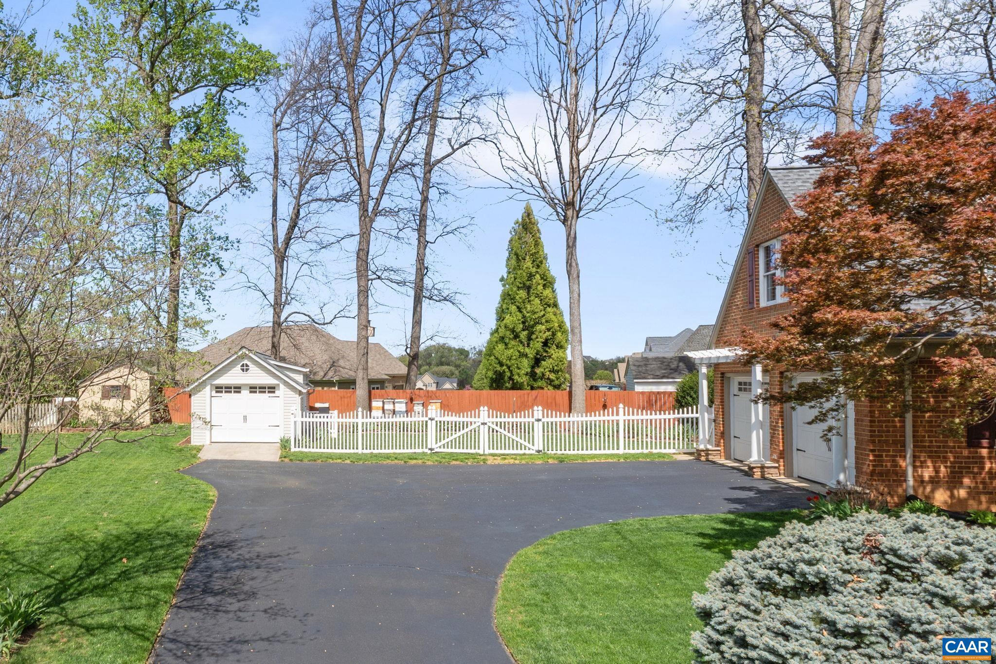 PELHAM VILLAGE - Residential