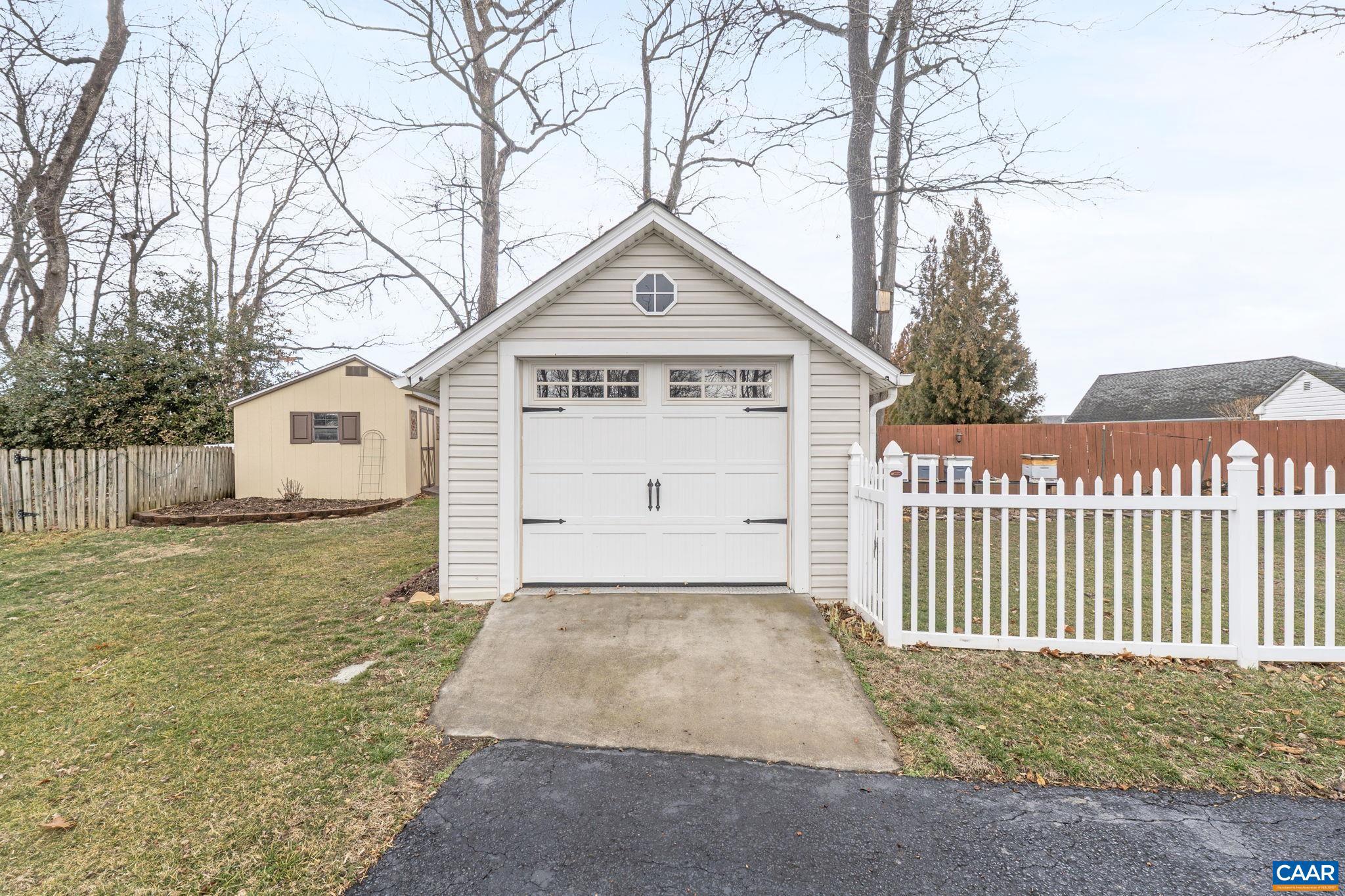 PELHAM VILLAGE - Residential