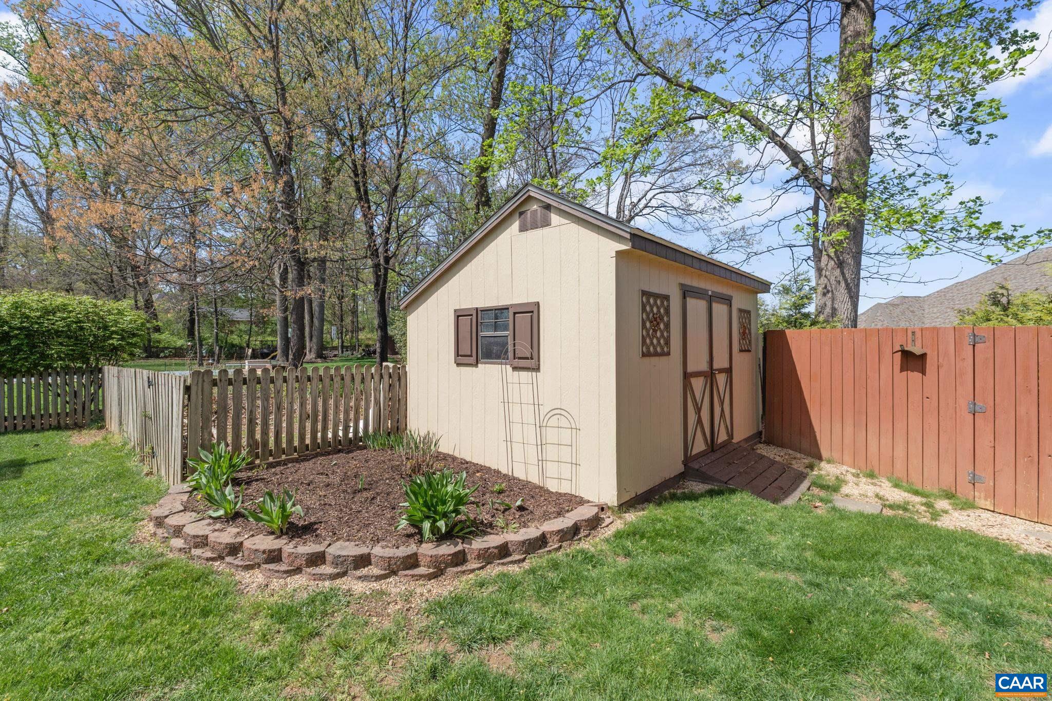 PELHAM VILLAGE - Residential