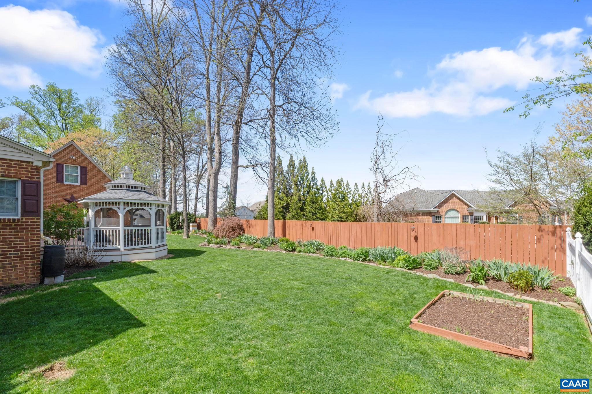 PELHAM VILLAGE - Residential