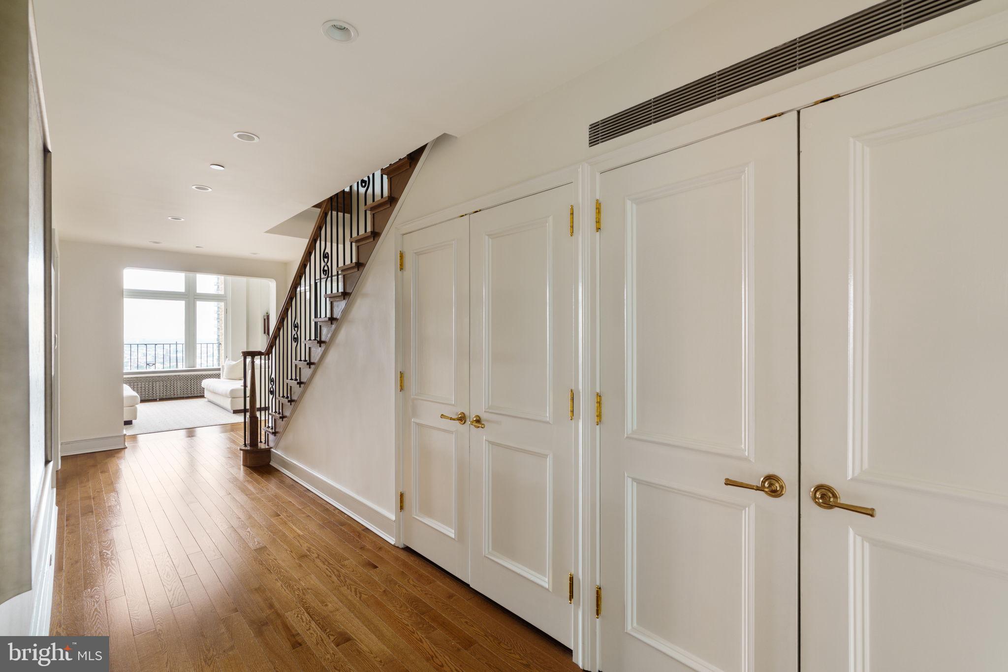 1901 WALNUT STREET 20D